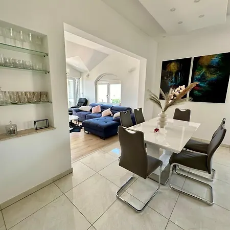 Apartment Lux Sea-view