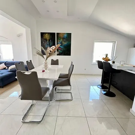 Apartment Lux Sea-view