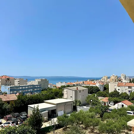 Lux Sea-view Apartment *